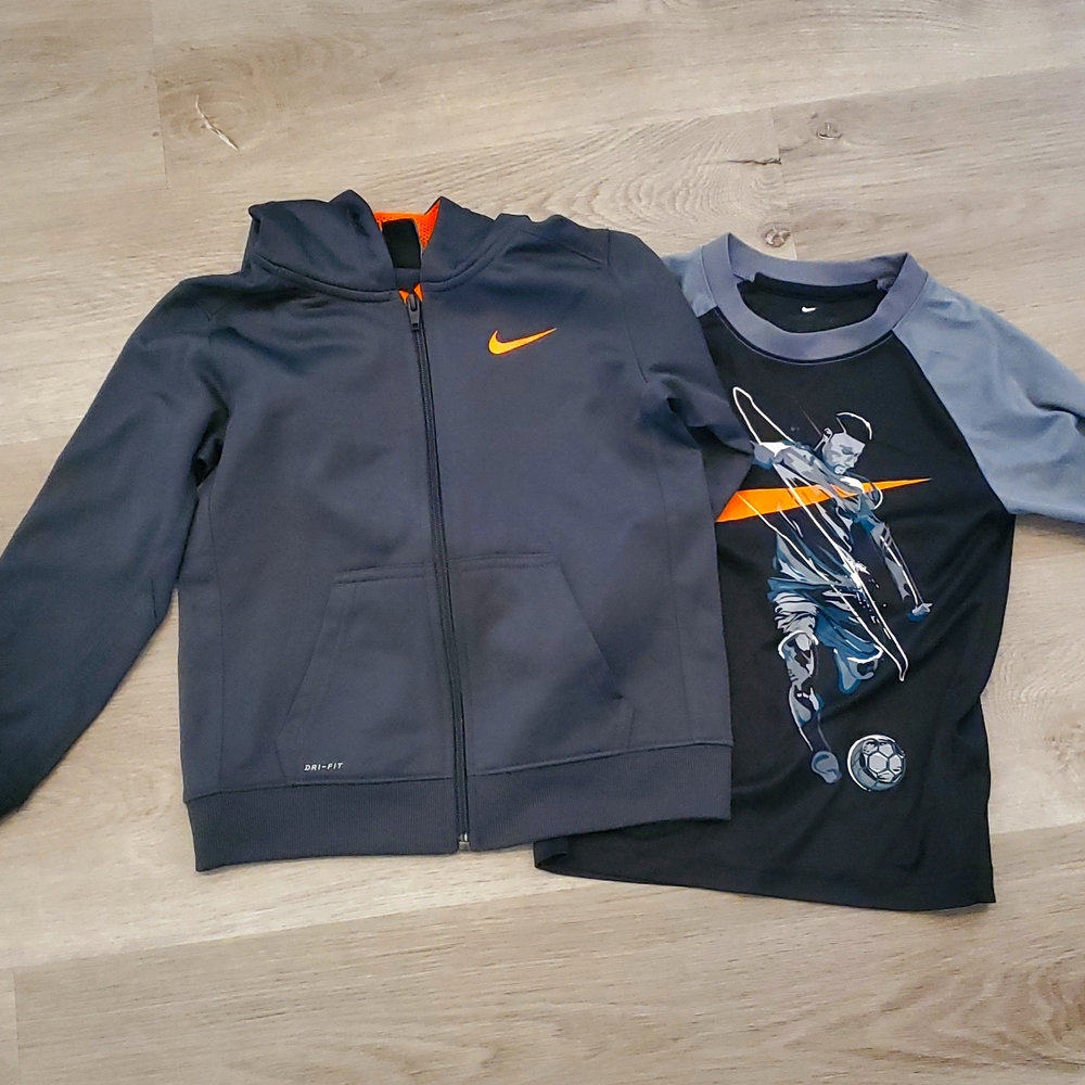 Boys Nike Hoodie Bundle Size 5-6 free shirt